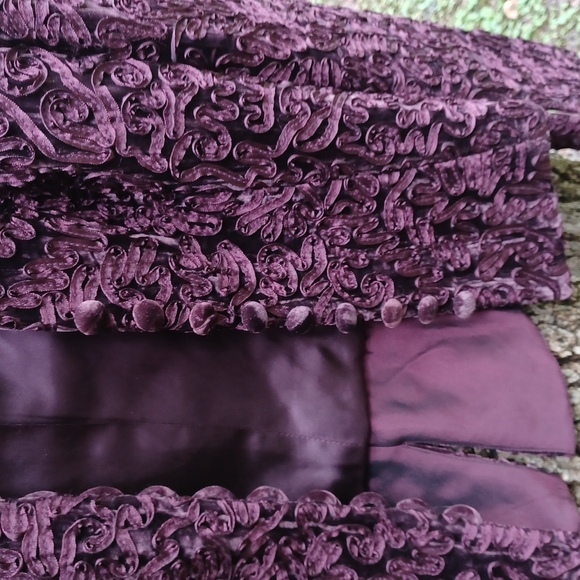 Carmen Marc Valvo jacket. - Picture 3 of 8